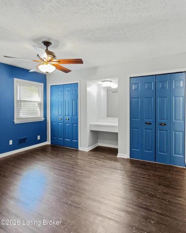 3318 Hunsinger Ln, Louisville, KY 40220