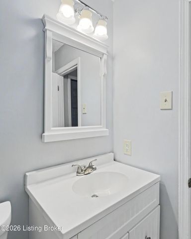 3318 Hunsinger Ln, Louisville, KY 40220