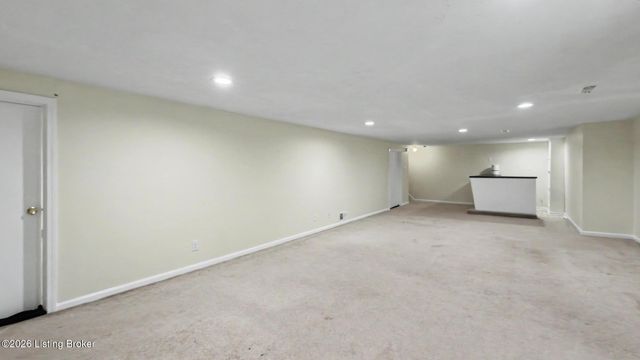 3318 Hunsinger Ln, Louisville, KY 40220