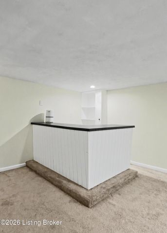 3318 Hunsinger Ln, Louisville, KY 40220