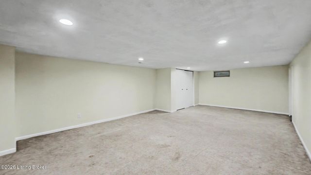 3318 Hunsinger Ln, Louisville, KY 40220