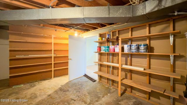 3318 Hunsinger Ln, Louisville, KY 40220