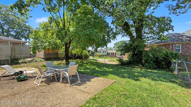 3318 Hunsinger Ln, Louisville, KY 40220