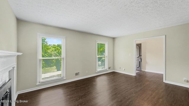 3318 Hunsinger Ln, Louisville, KY 40220