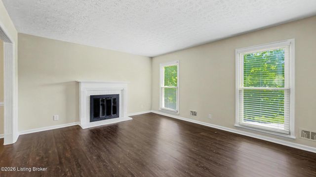 3318 Hunsinger Ln, Louisville, KY 40220