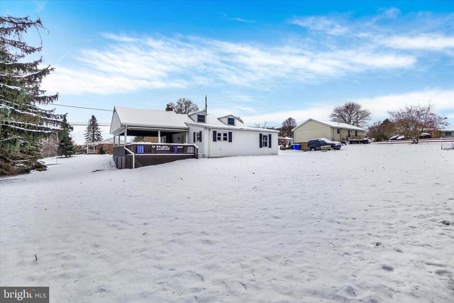 2981 SUNSET DR, Dallastown, PA 17313