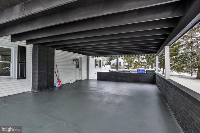 2981 SUNSET DR, Dallastown, PA 17313