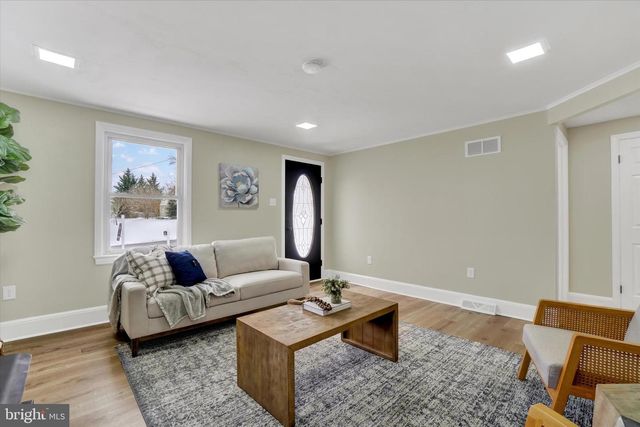 2981 SUNSET DR, Dallastown, PA 17313