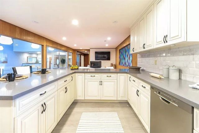 584 W 22nd, Upland, CA 91784
