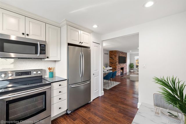 551 N Old Woodward Avenue, Birmingham, MI 48009