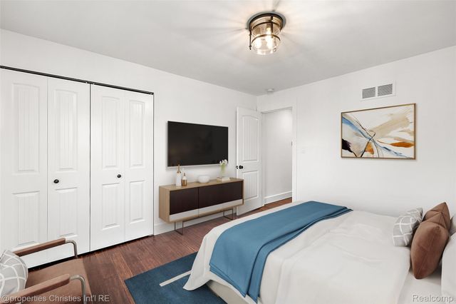 551 N Old Woodward Avenue, Birmingham, MI 48009