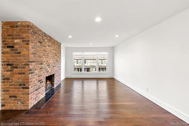 551 N Old Woodward Avenue, Birmingham, MI 48009