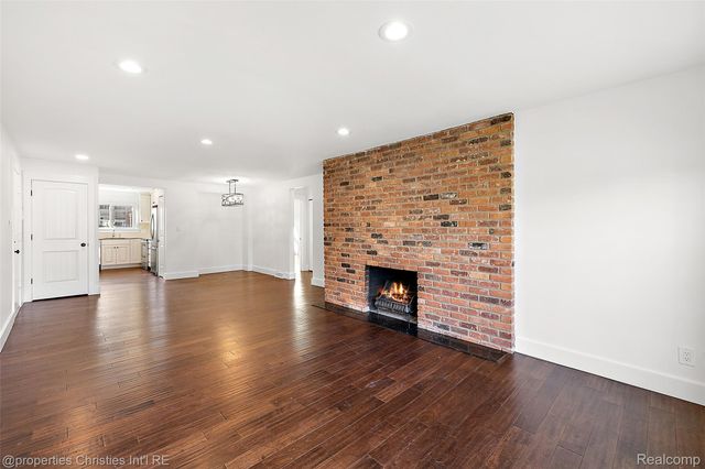 551 N Old Woodward Avenue, Birmingham, MI 48009