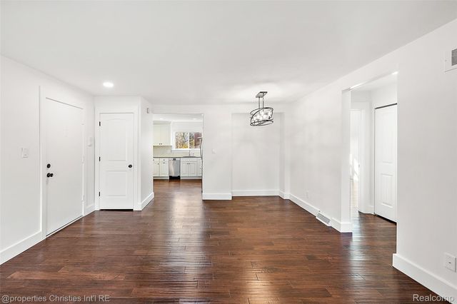 551 N Old Woodward Avenue, Birmingham, MI 48009