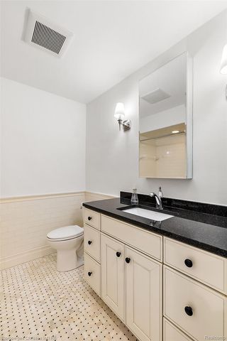 551 N Old Woodward Avenue, Birmingham, MI 48009