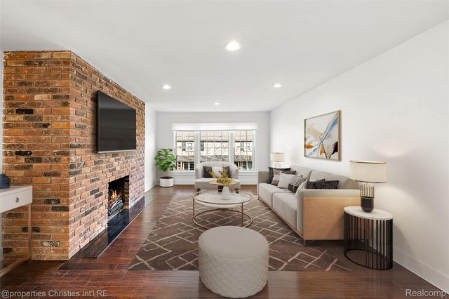 551 N Old Woodward Avenue, Birmingham, MI 48009