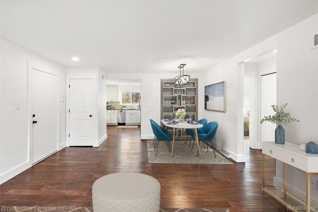 551 N Old Woodward Avenue, Birmingham, MI 48009