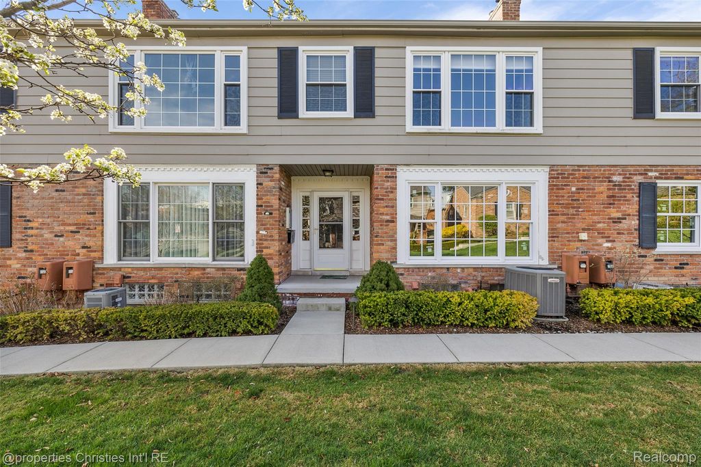 551 N Old Woodward Avenue, Birmingham, MI 48009