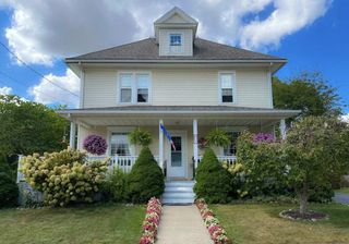 410 S Center Street, Stockbridge Vlg, MI 49285