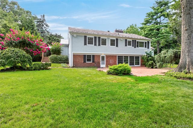 20 Earle Place, Manhasset, NY 11030