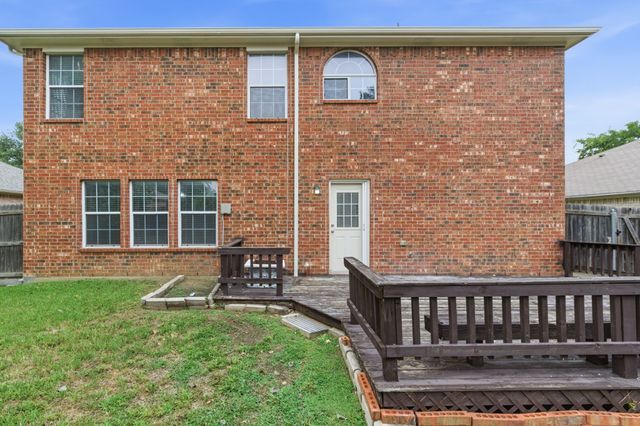 512 Darlene Trail, Euless, TX 76039