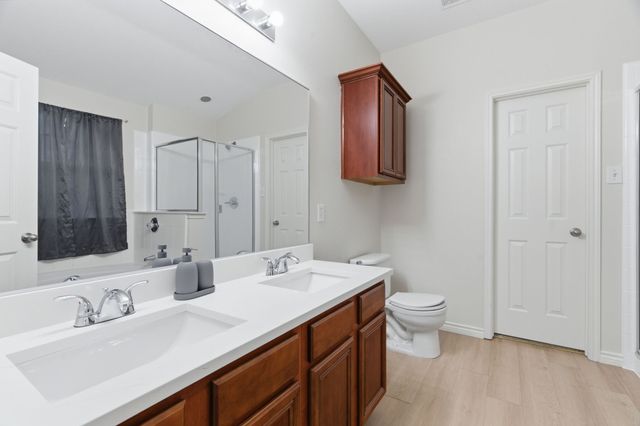 512 Darlene Trail, Euless, TX 76039