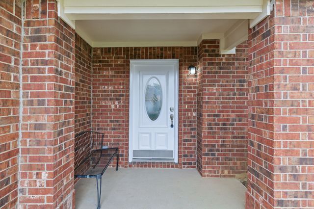 512 Darlene Trail, Euless, TX 76039