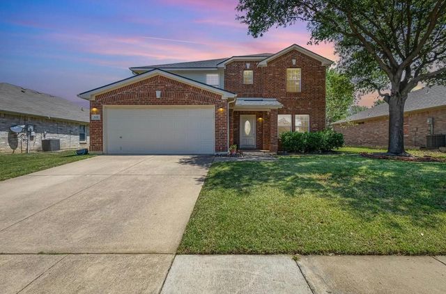 512 Darlene Trail, Euless, TX 76039