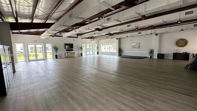 2780 NW 29TH Court, Oakland Park, FL 33311