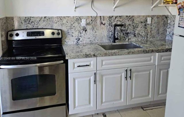 2780 NW 29TH Court, Oakland Park, FL 33311