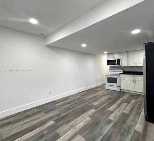 2780 NW 29TH Court, Oakland Park, FL 33311
