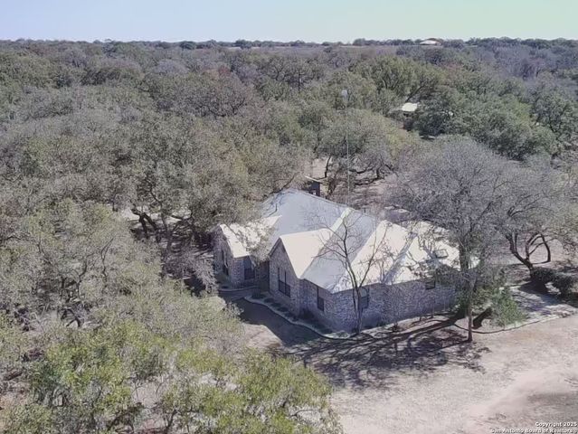 561 County Road 785, Natalia, TX 78059