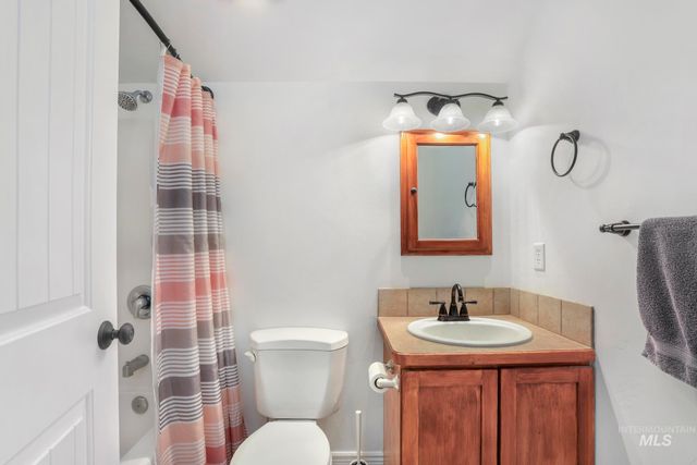 420 Shadetree Trail, Twin Falls, ID 83301