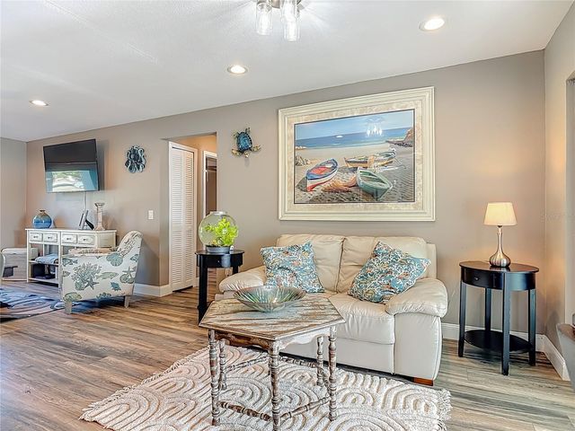 2964 LITTLE COURT, Deltona, FL 32738