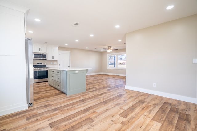 703 9th St, Lawrenceburg, TN 38464