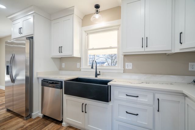 703 9th St, Lawrenceburg, TN 38464