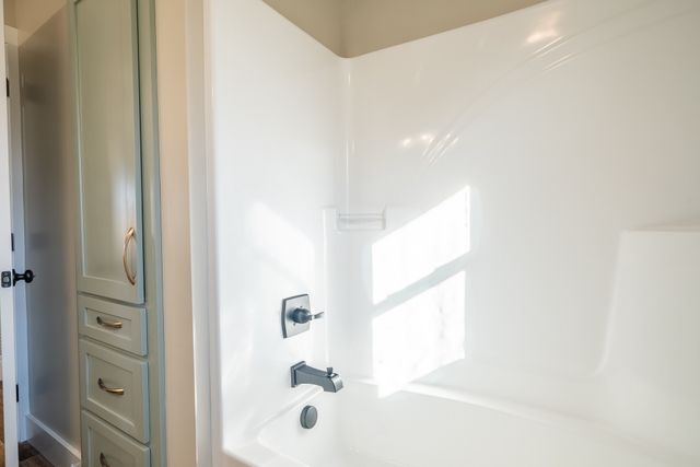 703 9th St, Lawrenceburg, TN 38464