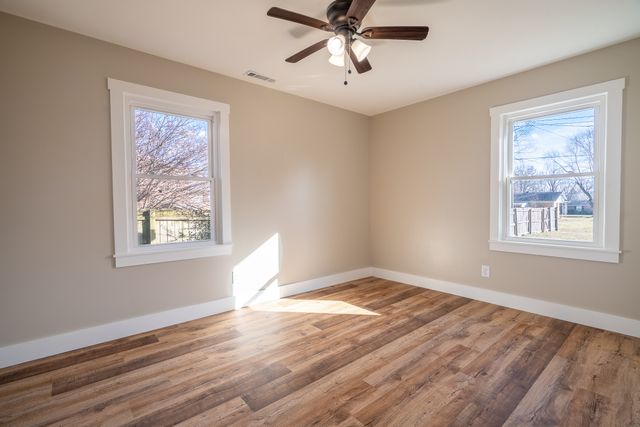 703 9th St, Lawrenceburg, TN 38464