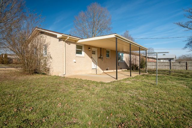 703 9th St, Lawrenceburg, TN 38464