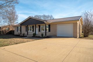 703 9th St, Lawrenceburg, TN 38464