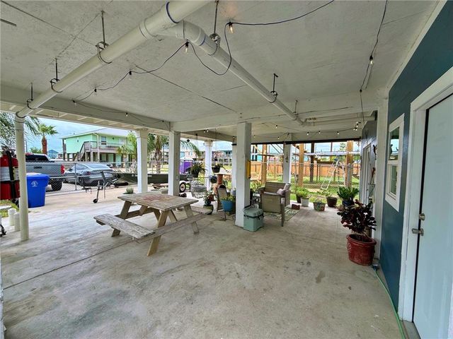 134 Courtland Dr, Corpus Christi, TX 78418