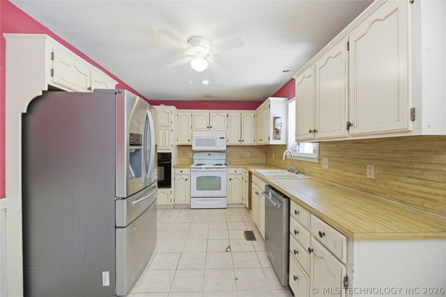 809 E Union Street, Broken Arrow, OK 74011
