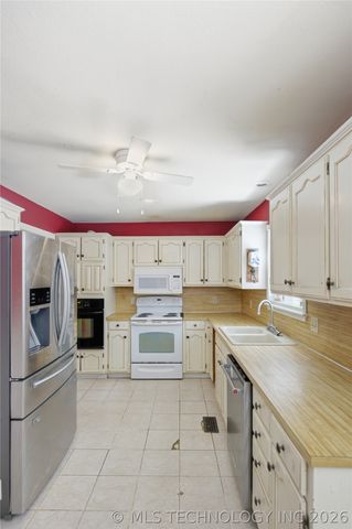 809 E Union Street, Broken Arrow, OK 74011