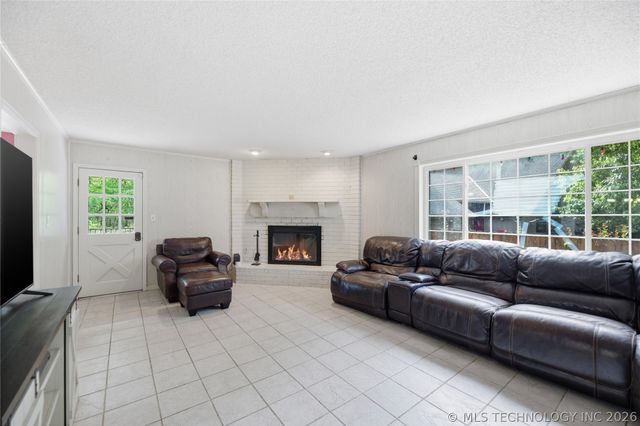 809 E Union Street, Broken Arrow, OK 74011