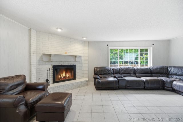 809 E Union Street, Broken Arrow, OK 74011