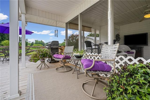 1824 Binkley Road, East Bend, NC 27018