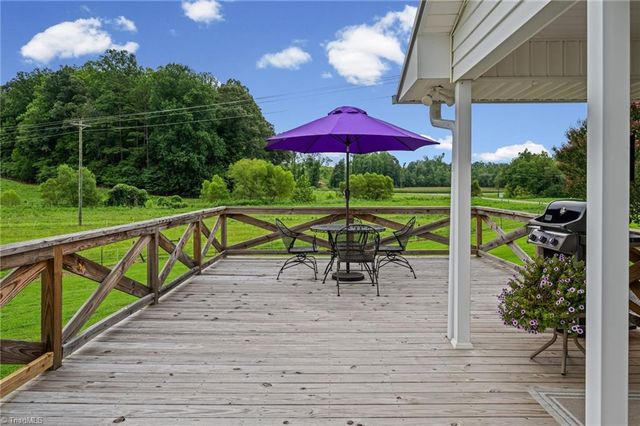1824 Binkley Road, East Bend, NC 27018