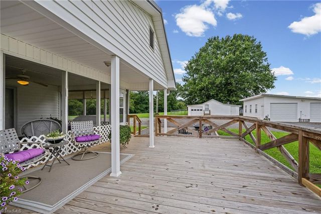 1824 Binkley Road, East Bend, NC 27018