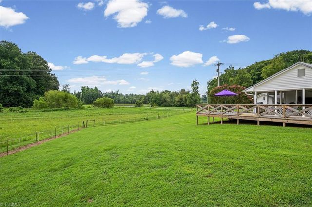 1824 Binkley Road, East Bend, NC 27018