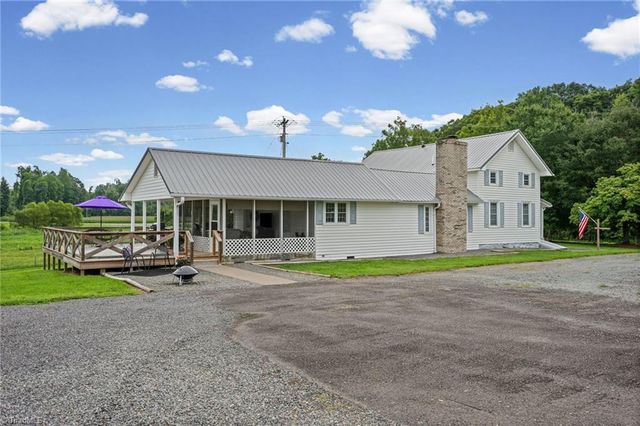 1824 Binkley Road, East Bend, NC 27018